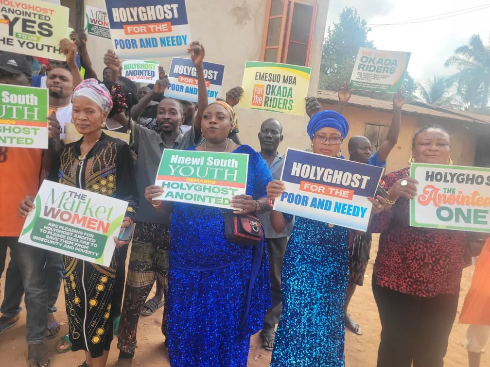 Market women and community members during Holyghost Anointed Foundation Nnewi South outreach