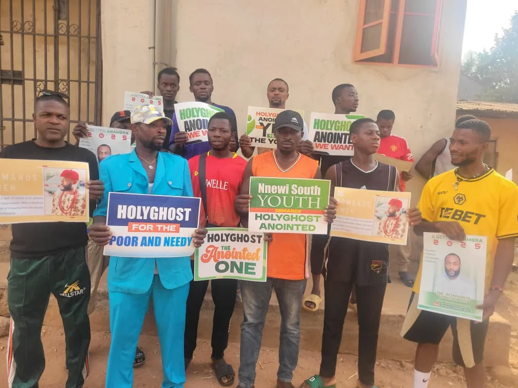 Nnewi South youth and community members during Holyghost Anointed Foundation outreach
